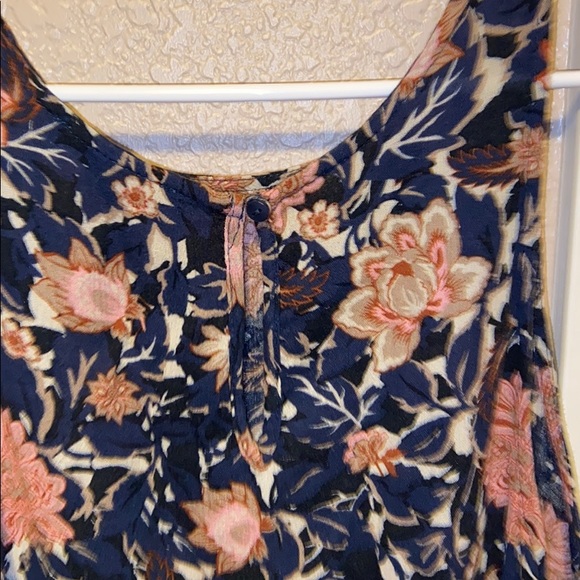 American Eagle Top - Picture 3 of 5